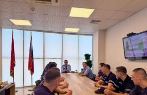 Fier/ 11 punonjës të rinj nisin detyrën në Policinë e Shtetit, takohen me drejtuesit e DVP Fier
