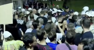 Dita e 94-t e protestës, tensione para Kryeministrisë – arrestohen 14 persona