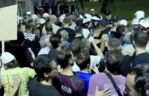 Dita e 94-t e protestës, tensione para Kryeministrisë – arrestohen 14 persona