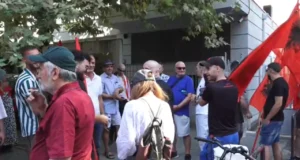 Protestuesit e arrestuar dalin para gjykatës, qytetarët mblidhen në mbështetje