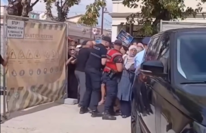 Tensione në protestën kundër Muzeut Hebraik në Vlorë, qytetarët përplasen me policinë