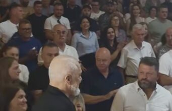 Rama në Gjirokastër, diskutim pa media për bashkimin e bashkive dhe fondet e BE-së