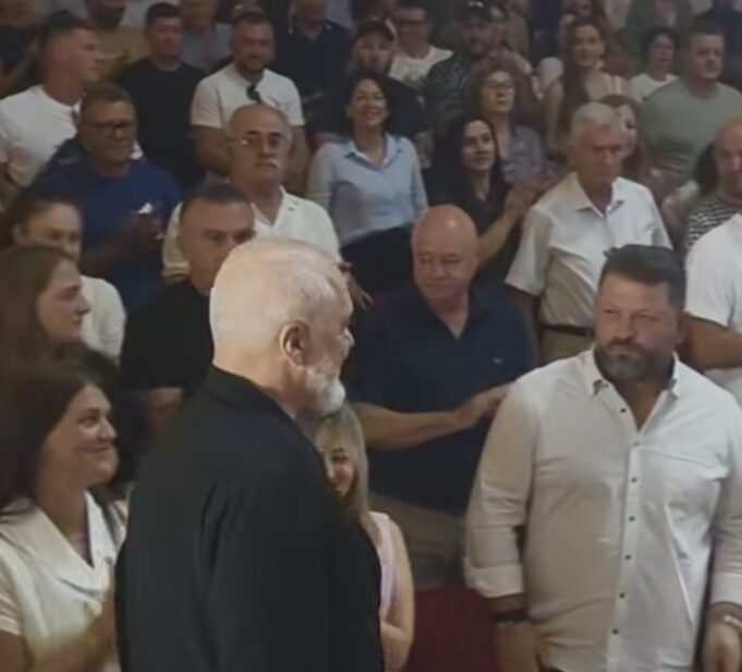 Rama në Gjirokastër, diskutim pa media për bashkimin e bashkive dhe fondet e BE-së