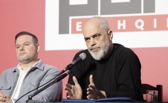 Debate me Ramën në Berat, përfaqësuesit e Poliçanit largohen nga takimi