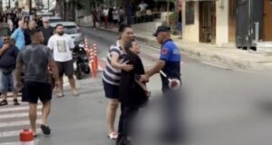 Ekz*kutohet me a*më zjarri në qendër të Sarandës 42-vjeçari, pl*goset edhe një kalimtar