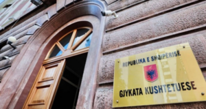 Gjyqtarët dhe prokurorët padisin Kuvendin në Kushtetuese per shfuqizimin dhe pezullimin e ligjit të ri për pagat