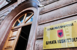 Gjyqtarët dhe prokurorët padisin Kuvendin në Kushtetuese per shfuqizimin dhe pezullimin e ligjit të ri për pagat