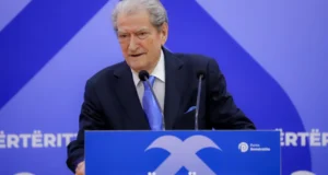 Berisha: Shqiptarët t’i presin mandatin e arrestit Ramës