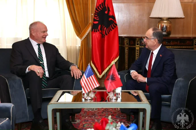 Presidenti i Republikës, Bajram Begaj, priti sot Ambasadorin e ri të Shteteve të Bashkuara të Amerikës në Shqipër