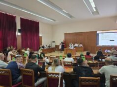 FIER/33 vota për të “falur” truallin e “Mbrostar Ferko”, shpërthen debati në Këshillin Bashkiak