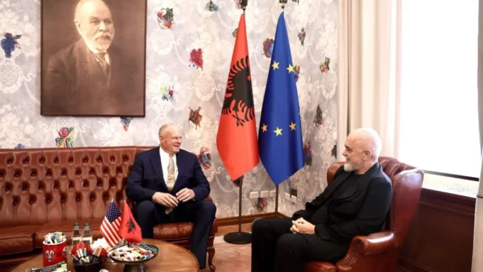 Ambasadori amerikan Eric Wendt zhvillon takimin e parë me Edi Ramën