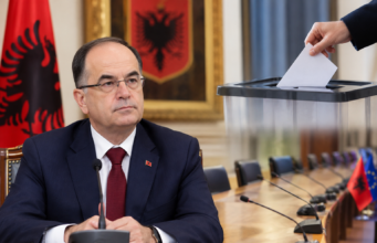 Begaj nis konsultimet me partitë politike për datën e zgjedhjeve, takimi më 30 tetor
