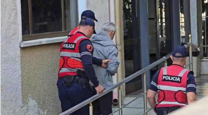 Fier/ Gjykata lë në burg mesuesin, i dyshuar për ngacmim seksual, shpërdorim detyre