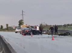 Aksident në autostradën Lushnjë-Fier, përplasen dy automjete – vetëm dëme materiale