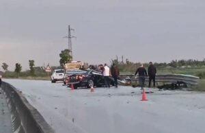 Aksident në autostradën Lushnjë-Fier, përplasen dy automjete – vetëm dëme materiale