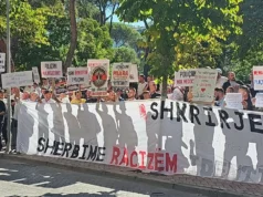 Reforma territoriale sot në Komision, protestë jashtë Kryesisë së Kuvendit