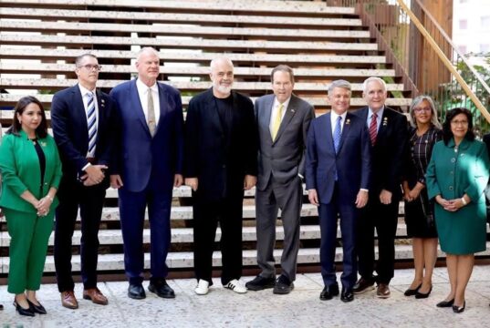 Rama publikon fotot nga takimi me delegacionin e Kongresit të SHBA-së