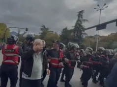 Përplasje në protestën para Kuvendit