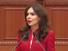 Spiropali:“Jashtë protestojnë, këtu bëhet teatër”