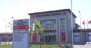Emerohet drejtues i ri i Spitalit Memorial ne FIER