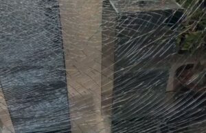 Fier, shpërthim i dyshuar me lëndë plasëse në një subjekt privat, dëmtohet dera e jashtme