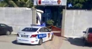 Dhunohet me sende të forta në lokalin e tij Armand Aliaj, ish-drejtuesi i zjarrfikëses në Mallakastër
