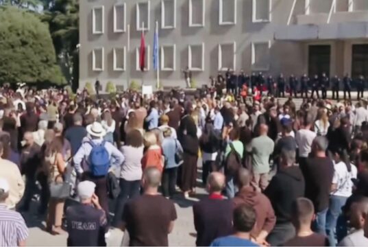 Pedagogët shpallin bojkotin e auditorëve, nuk përjashtohet greva