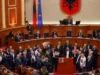 Kuvendi përjashton me 60 ditë 6 deputetë të PD-së, 14 të tjerë marrin vetëm vërejtje
