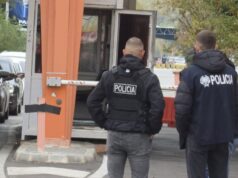 Shtohen kontrollet në Qafë Thanë, policia në gatishmëri para protestës së sotme