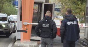 Shtohen kontrollet në Qafë Thanë, policia në gatishmëri para protestës së sotme