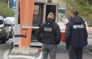 Shtohen kontrollet në Qafë Thanë, policia në gatishmëri para protestës së sotme