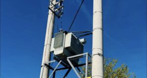 Përfundon investimi mbi 92 milionë lekë në rrjetin elektrik të Patosit dhe Ballshit