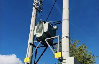 Përfundon investimi mbi 92 milionë lekë në rrjetin elektrik të Patosit dhe Ballshit