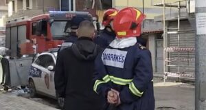 Fier/ Rrjedhje gazi nga bombola e gatimit në një apartament në lagjen “1 Maj”, ndërhyjnë zjarrfikësit
