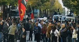 Protesta studentore, dita e 14-të: Protestuesit mblidhen para Ministrisë së Arsimit