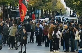 Protesta studentore, dita e 14-të: Protestuesit mblidhen para Ministrisë së Arsimit