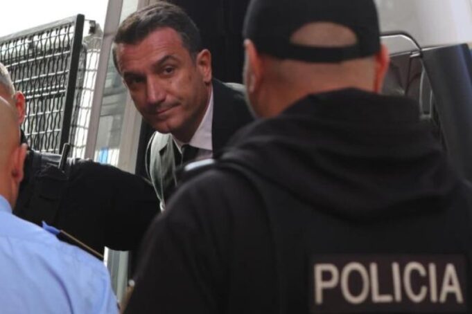 Erion Veliaj kundërshton transferimin në Fier: Po më bëhet një rrëmbim policor